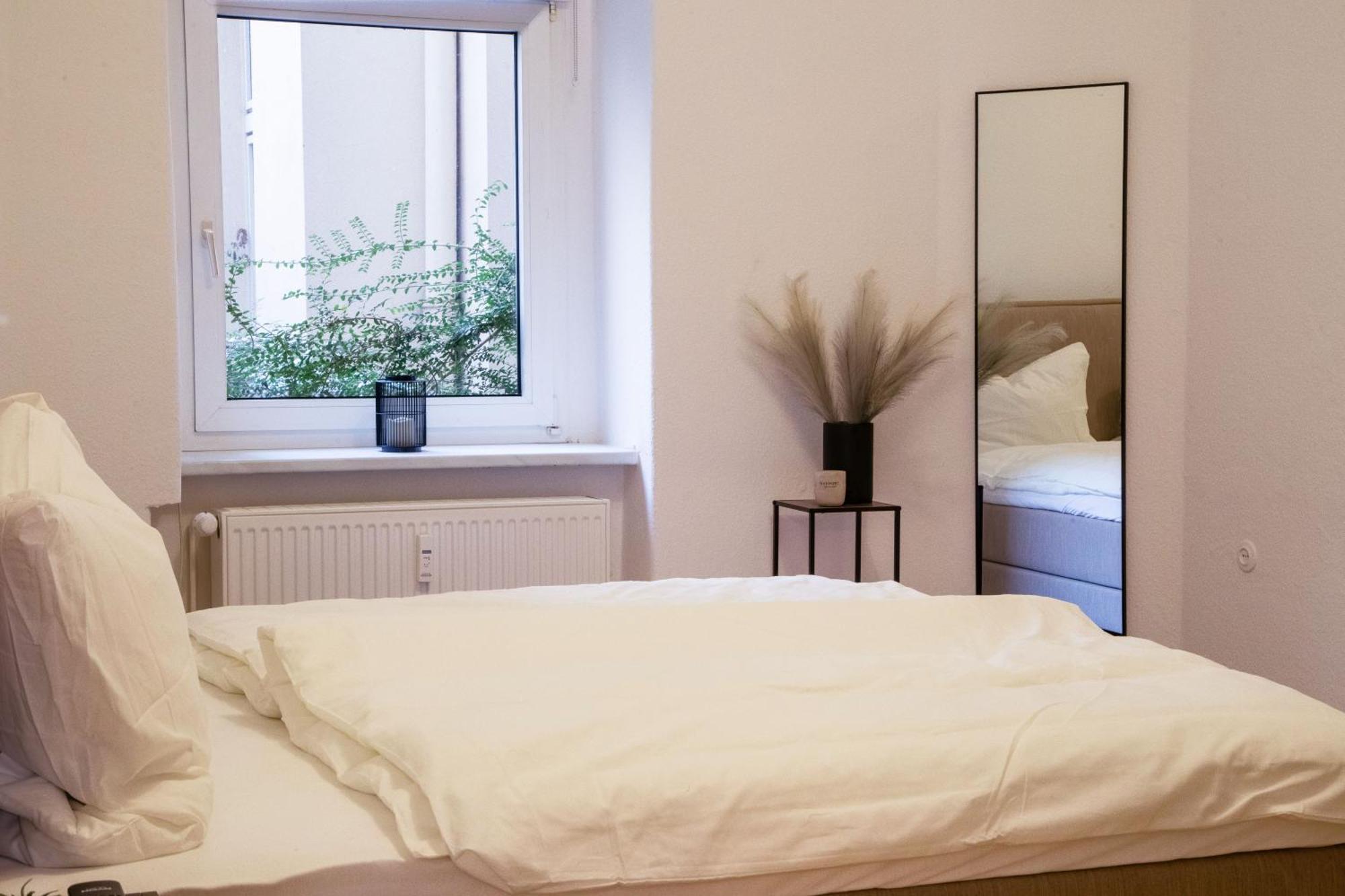 Апартаменты Massagesessel, King-Sized Bed, Billardtisch, 2 Couches Берлин Экстерьер фото