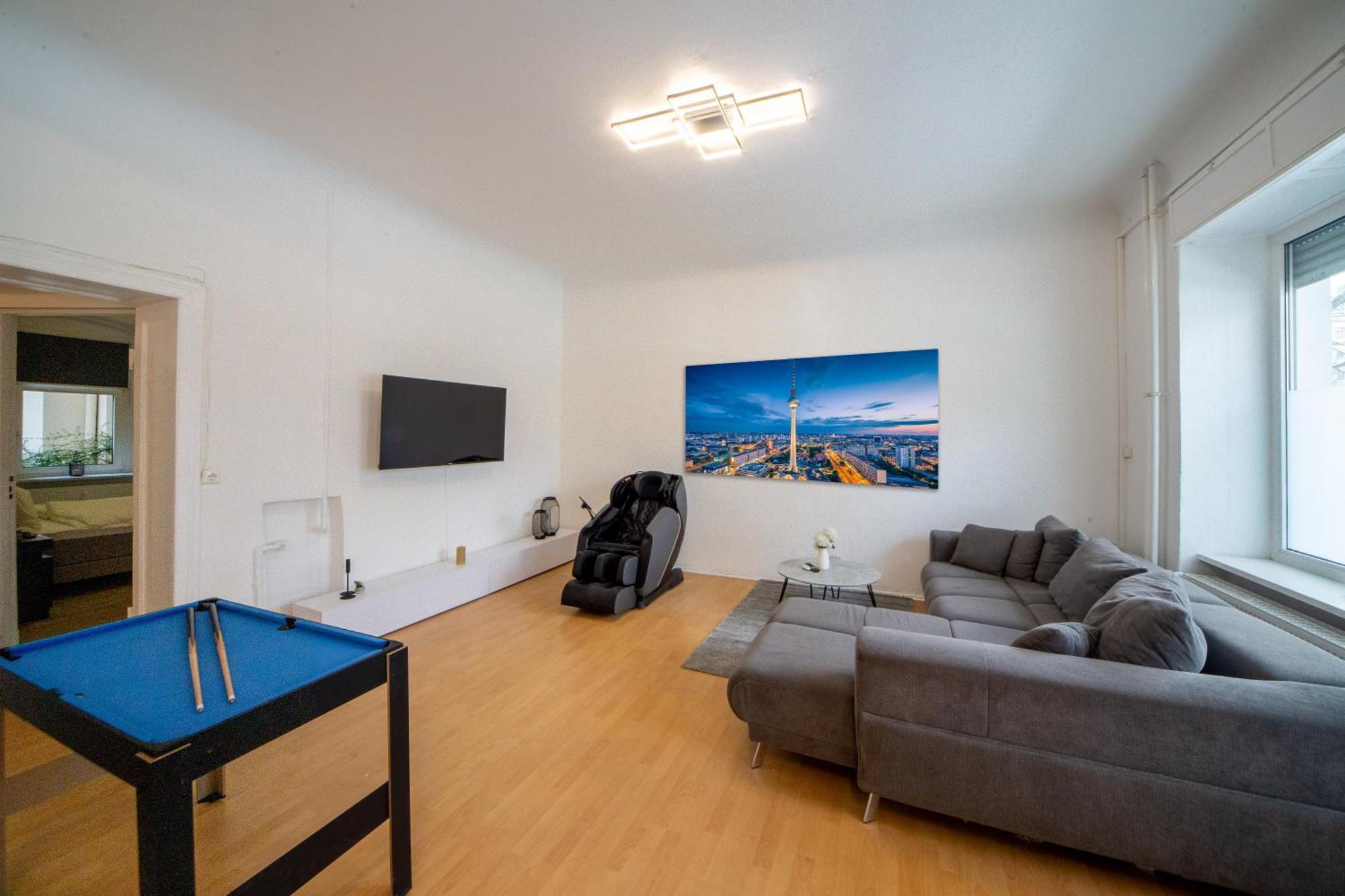 Апартаменты Massagesessel, King-Sized Bed, Billardtisch, 2 Couches Берлин Экстерьер фото